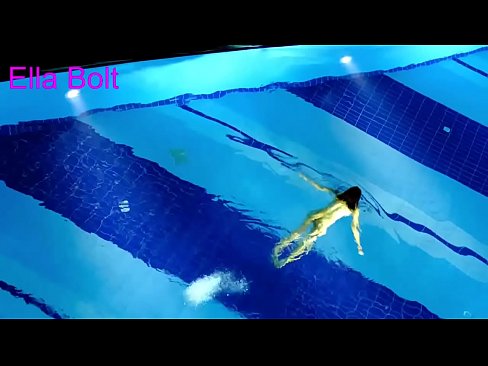 ❤️ Dili ko makahunong sa pagtan-aw, ang batan-ong blonde nasakpan nga naglangoy nga hubo sa ELLA BOLT resort pool ️❌ Porn video sa pornograpiya ceb.hdpornpics.ru ❌❤
